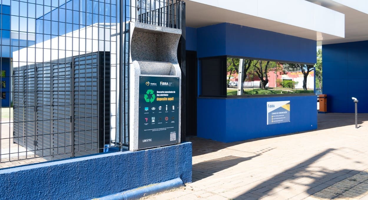 Lixo eletrônico: fundação mantém ponto de coleta na Vila A em Foz