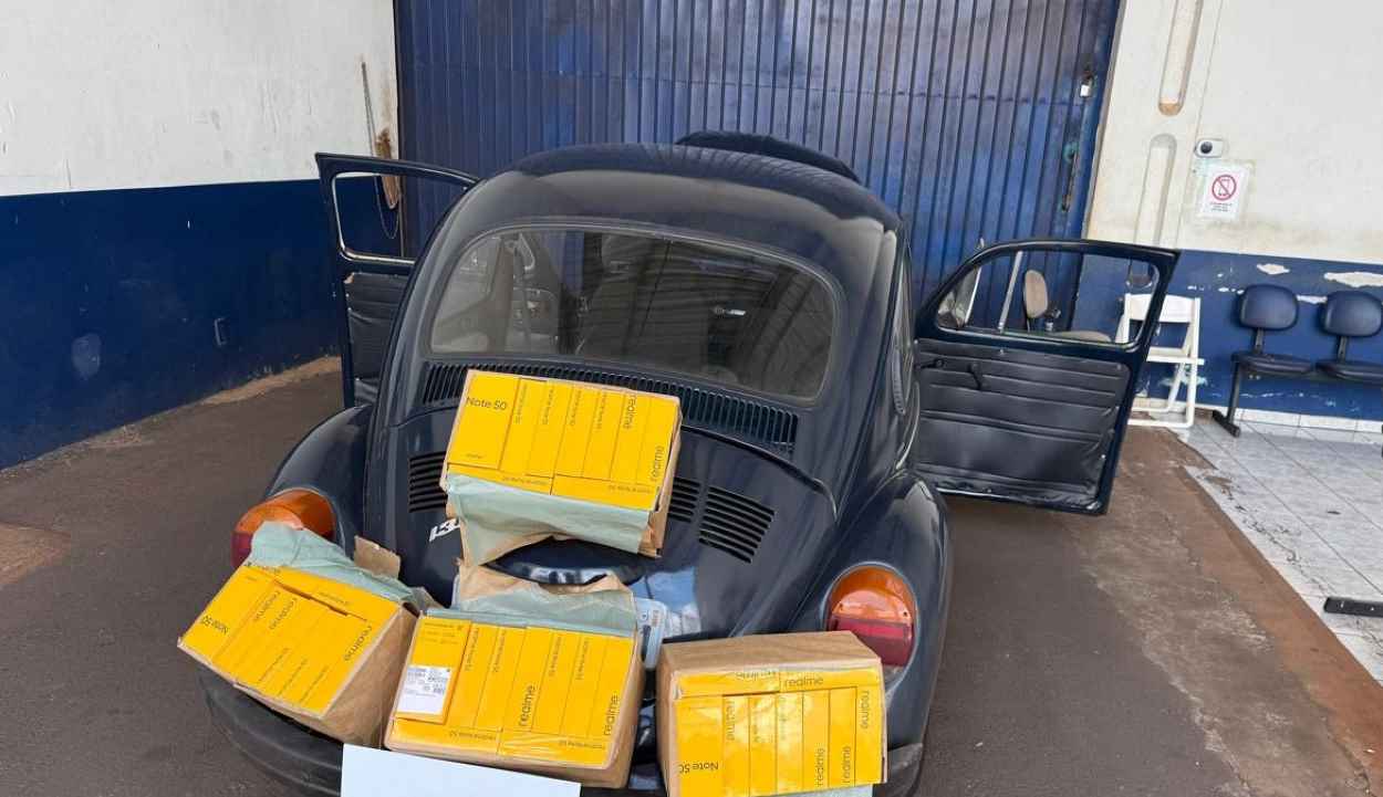 Fusca de Foz “cai” com R$ 100 mil em celulares; motorista dizia levar mel