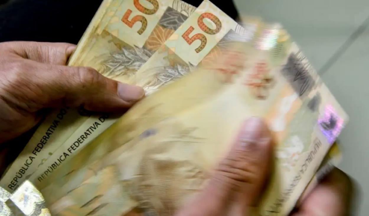 Veja se você tem valor a receber em abono salarial do PIS