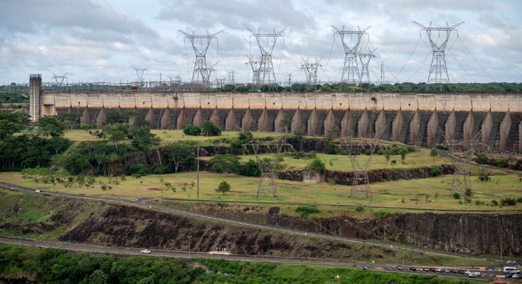 Itaipu fecha bimestre com aumento na produção de energia elétrica