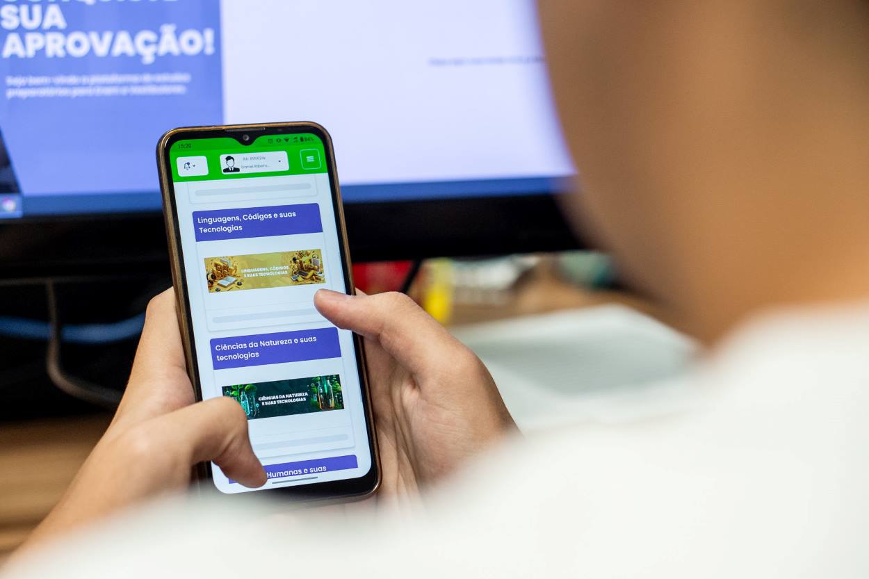 Aplicativo auxilia estudantes na preparação para ENEM e vestibulares