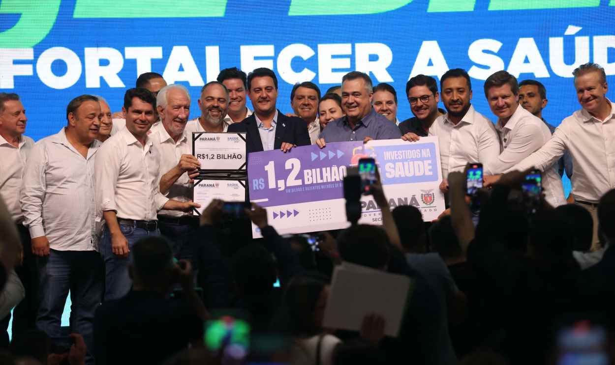 Em Foz do Iguaçu, Ratinho Jr anuncia R$ 1,2 bi para saúde no Paraná