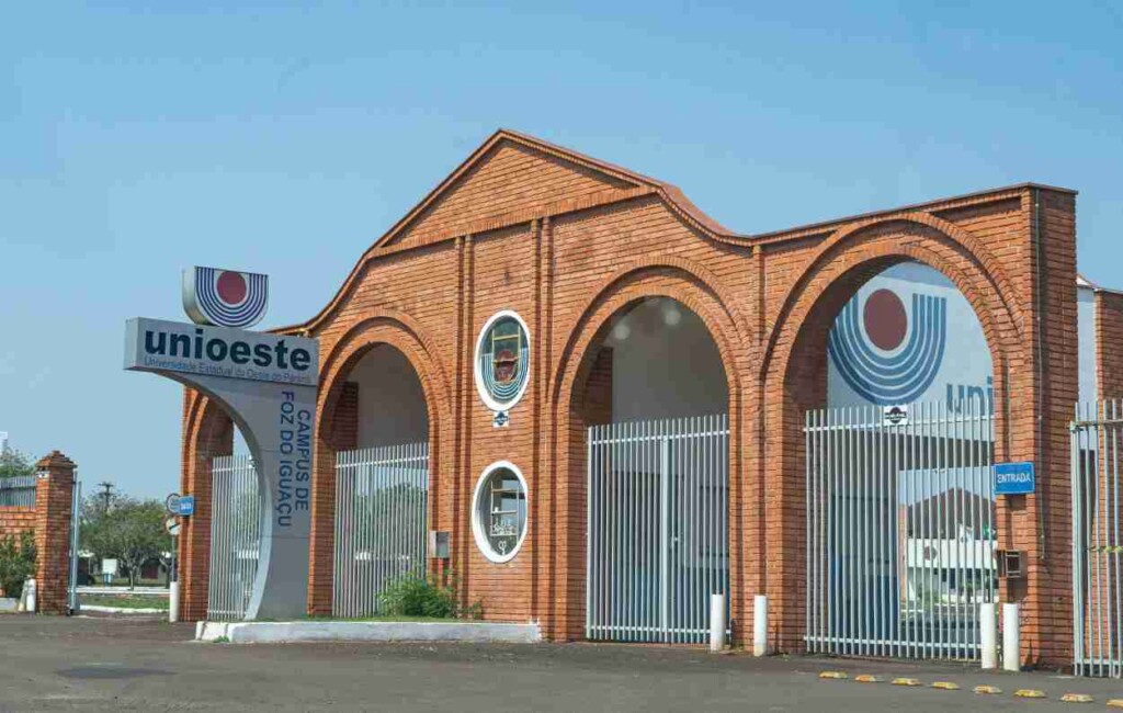 Unioeste/Foz abre vagas para graduações sem prova nem taxa de inscrição
