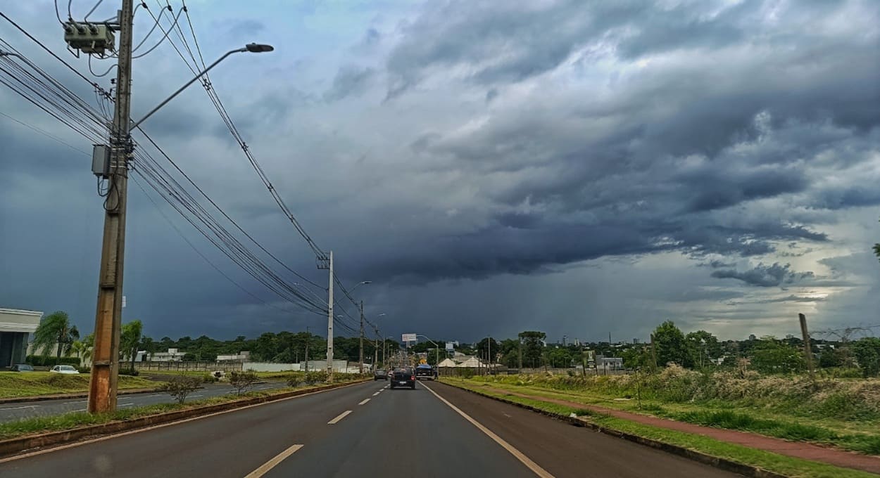 Chuva forte volta a provocar estragos em bairros de Foz do Iguaçu