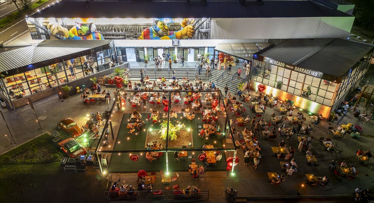 Panorama da edição de fevereiro do luau no Mercado Público Barrageiro.
