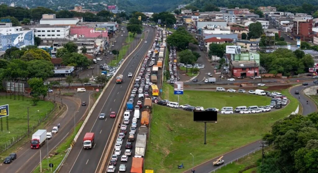 Saiba como estão as filas nas pontes da fronteira neste Sábado de Aleluia
