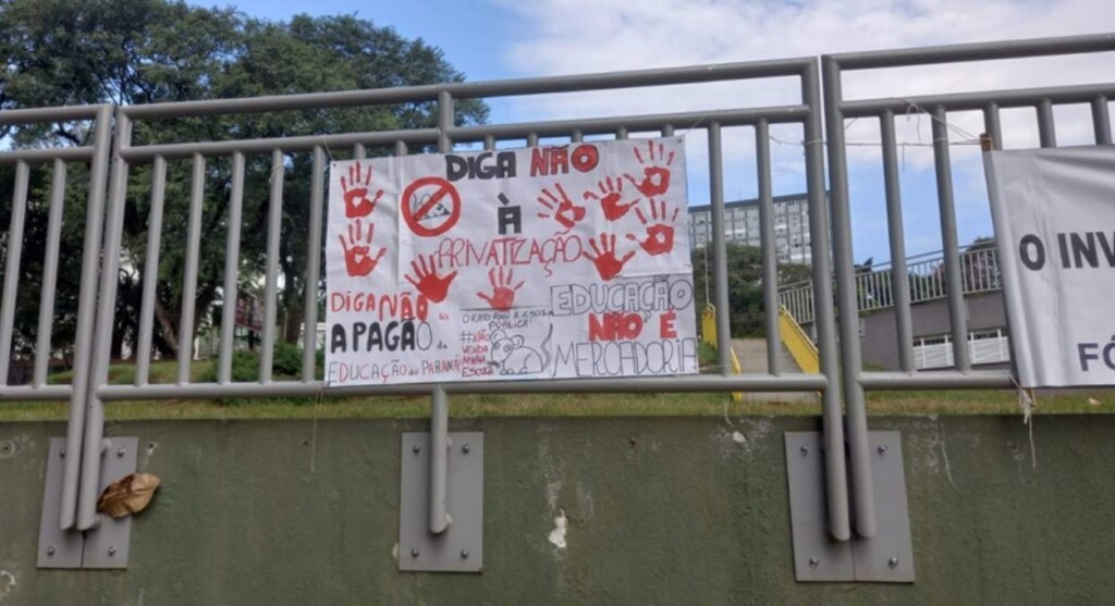 The transformation of school into a commodity in Paraná