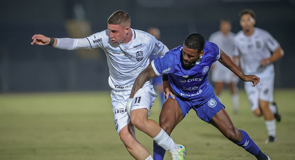 Foz do Iguaçu FC teve mais finalizações, mas parou na forte defesa do adversário.