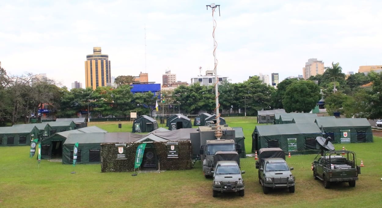 Mobilização dos militares na sede do Exército Brasileiro em Foz do Iguaçu.