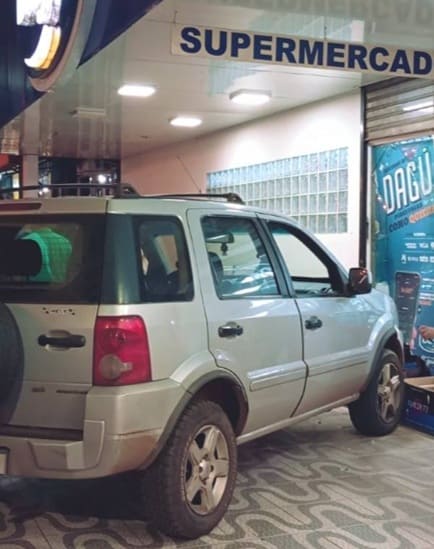 Felizmente, ninguém ficou ferido no acidente ocorrido na área central da cidade argentina de Puerto Iguazú.