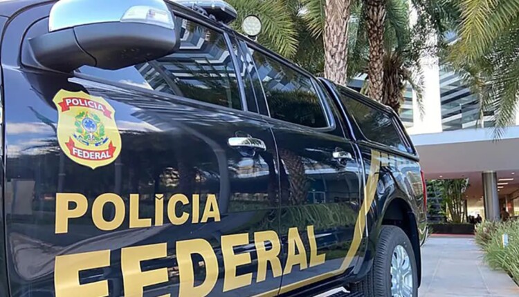 De acordo com a PF, paraguaios trabalhavam em um galpão no bairro de Vigário Geral, no Rio de Janeiro.