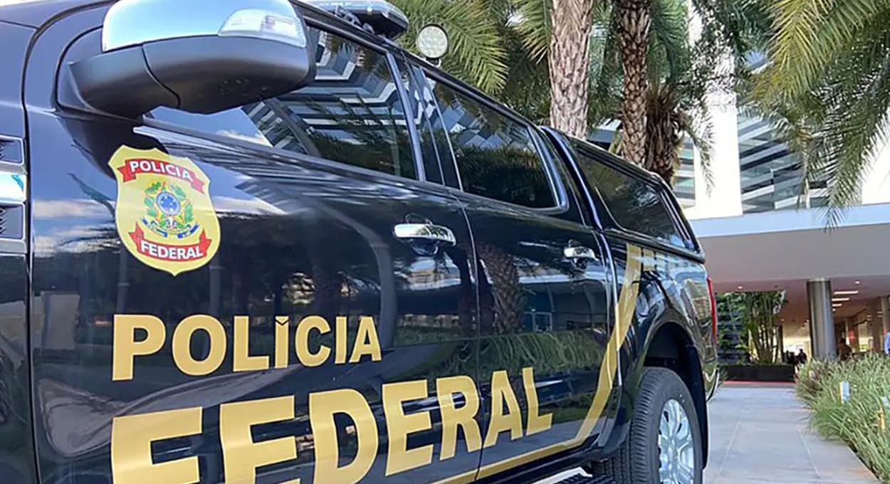 De acordo com a PF, paraguaios trabalhavam em um galpão no bairro de Vigário Geral, no Rio de Janeiro.