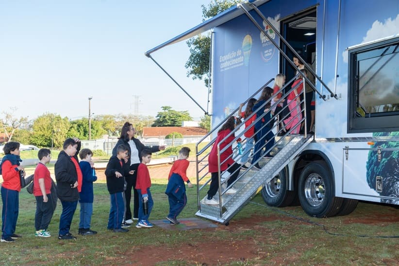 Até o fim de semana, caminhões permanecerão abertos para visitas no Gramadão de Itaipu e no Mercado Barrageiro.
