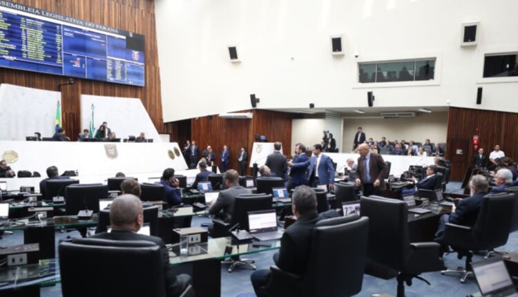Sessões dessa segunda (19) na Assembleia Legislativa do Paraná.