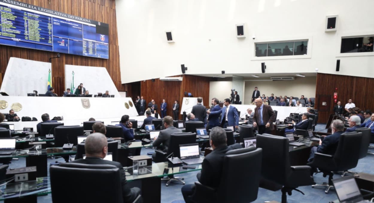 Sessões dessa segunda (19) na Assembleia Legislativa do Paraná.