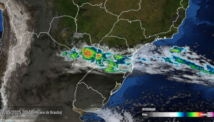Registro do satélite GOES16, às 7h50, mostrando chuvas a caminho de Foz do Iguaçu.