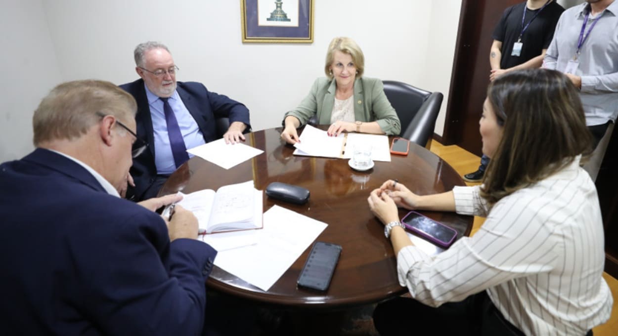 Reunião da Comissão de Saúde Pública da Assembleia Legislativa do Paraná.