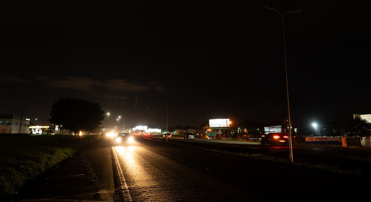 Após muito ameaçar, chuva caiu forte no final da noite em Foz do Iguaçu.