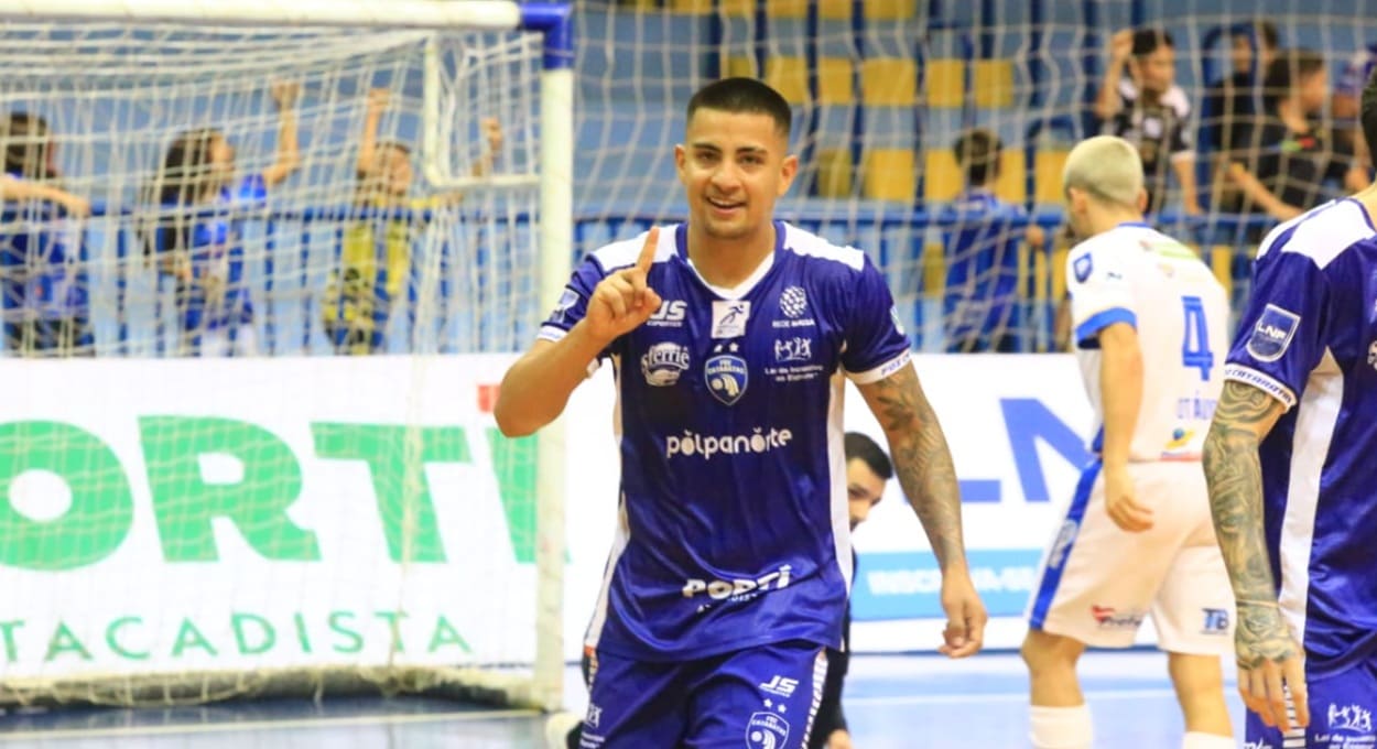 Expulso nos segundos finais, artilheiro Pajé desfalcará o Foz Cataratas na próxima partida.