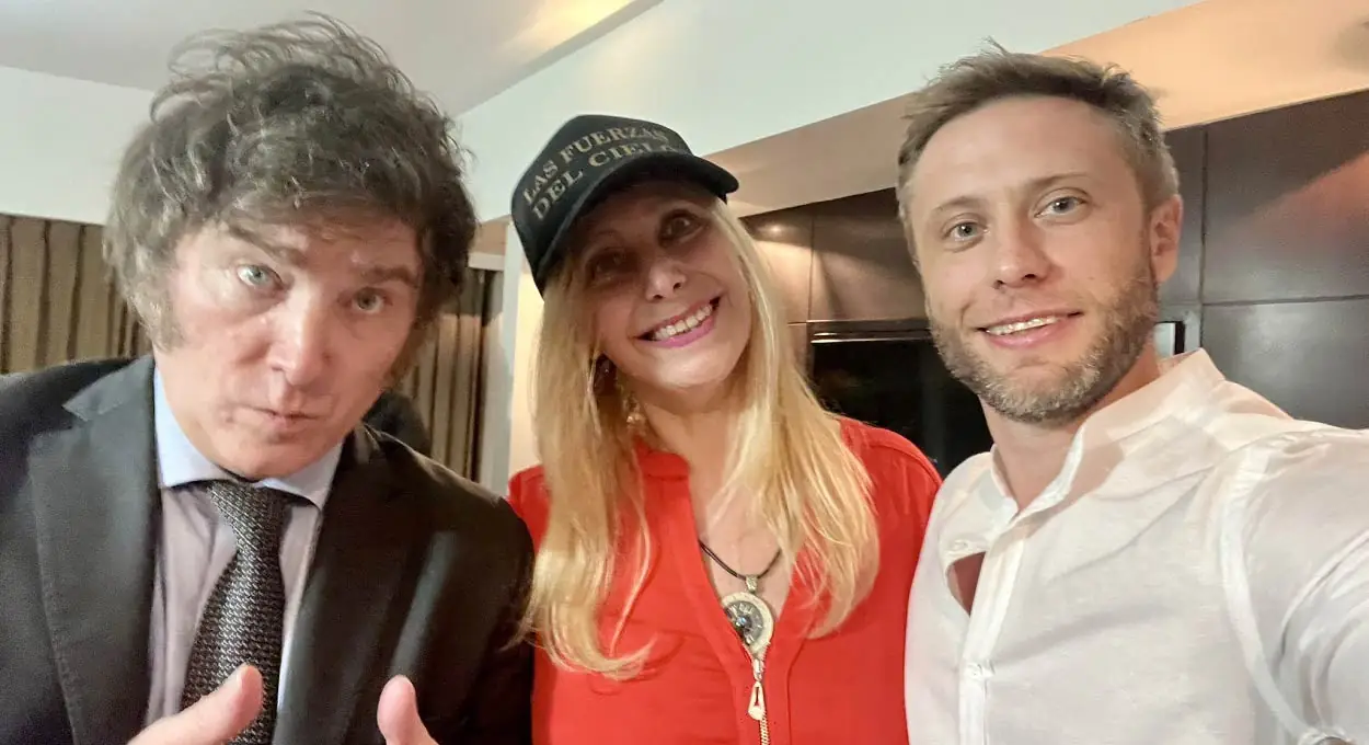 Cristian Larsen (à direita) assumiu a chefia dos parques da Argentina em abril de 2024.
