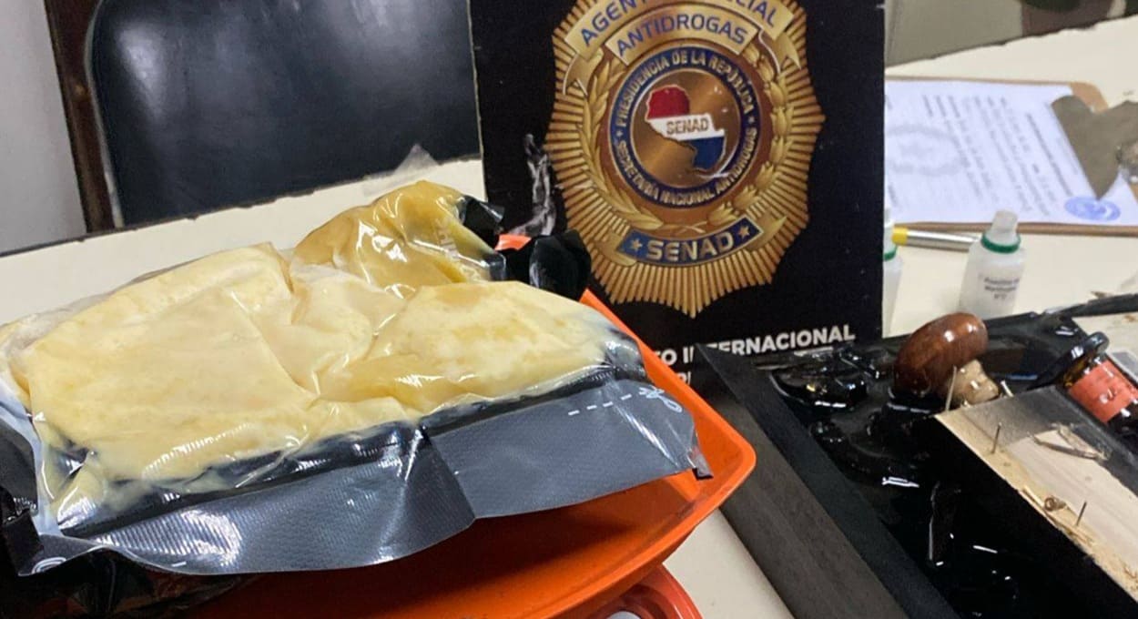 Entorpecente enviado dos EUA ao Paraguai totalizou pouco mais de um quilo.
