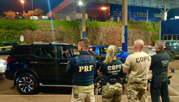 PRF recupera caminhonetes