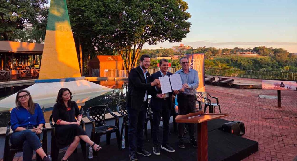 Three Borders Landmark is listed as Cultural Heritage of Foz do Iguaçu