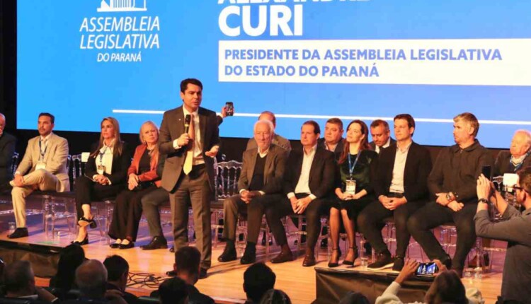 Assembleia participa de encontro dos municípios do Paraná