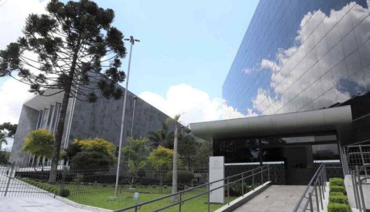 Assembleia Itinerante desembarca em Maringá durante a feira da cidade
