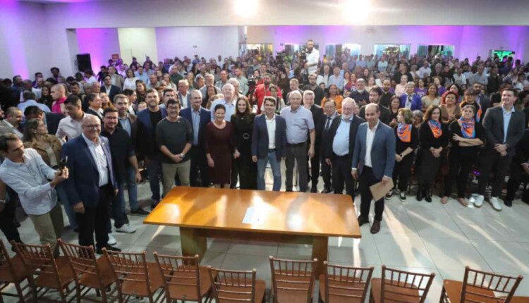 Assembleia recebe pleitos de Maringá em sessão itinerante na cidade