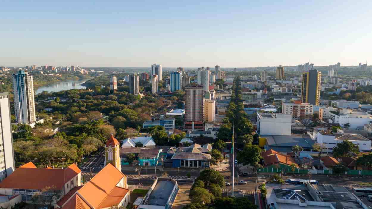 De balconista a motorista: Foz do Iguaçu oferece mais de 500 empregos