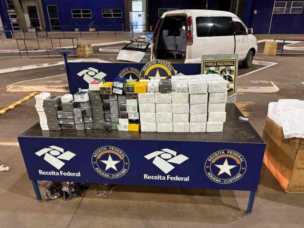 Paraguaio é preso com carga de R$ 132 mil em smartphones na Ponte da Amizade