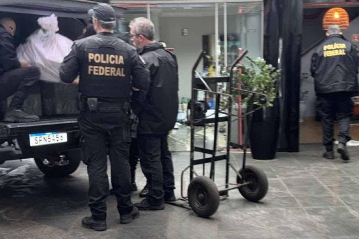 Operação contra o descaminho na Vila Portes prende homem e retém importados