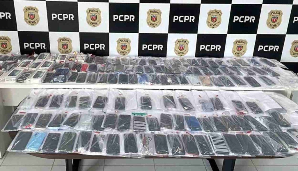 Polícia devolve aos donos 160 celulares recuperados, em ação inédita