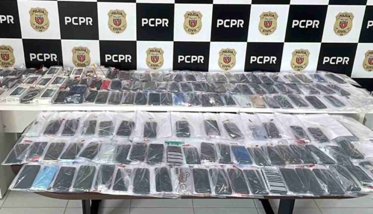 Polícia devolve aos donos 160 celulares recuperados, em ação inédita