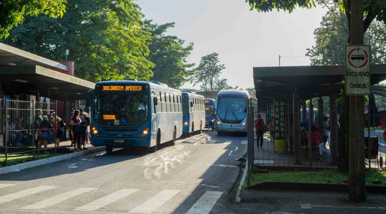 Trabalho em pesquisa tem salários de R$ 3 mil e R$ 6 mil em Foz