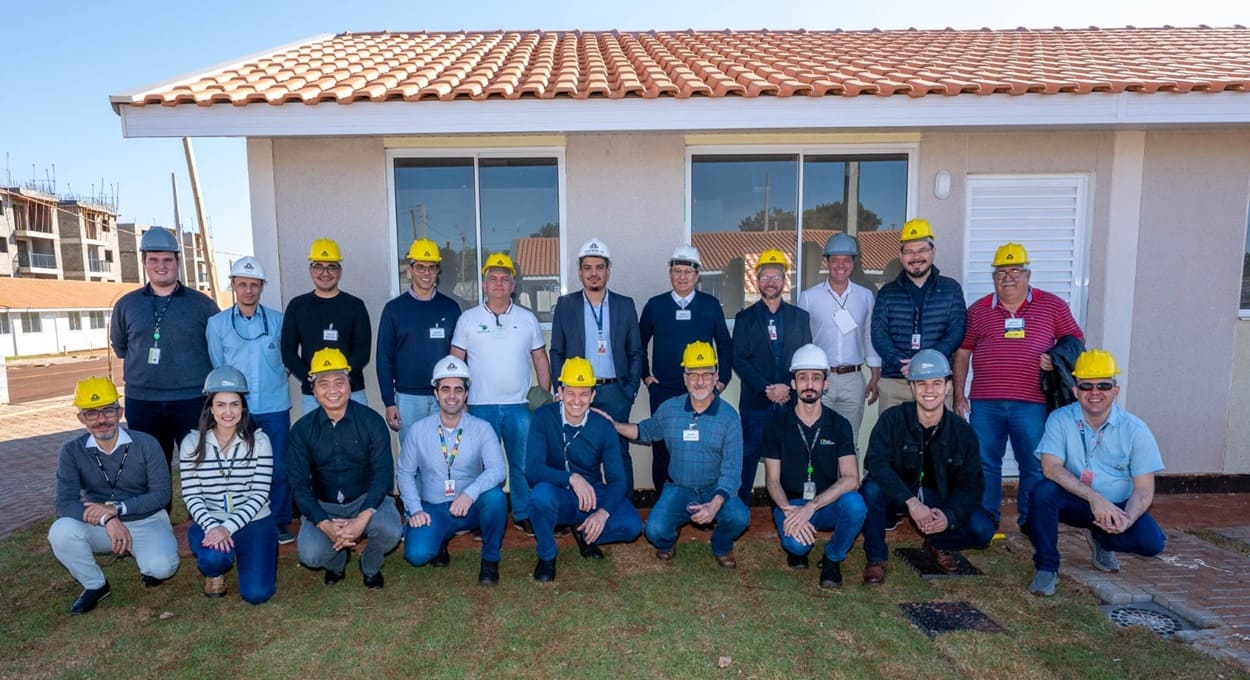 Comitiva foi recebida pelo diretor-administrativo de Itaipu.
