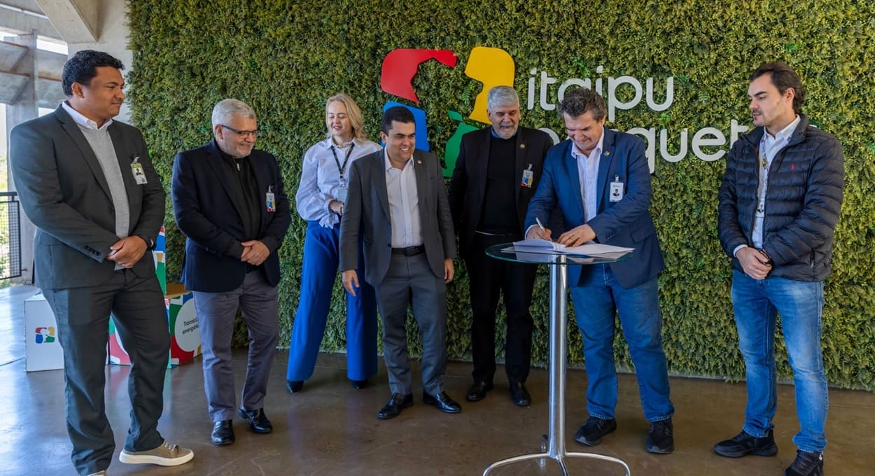 Itaipu Parquetec estudará soluções para os aeroportos públicos do Paraná.