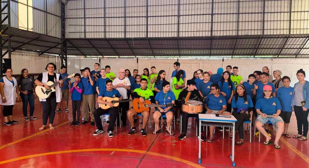 A Escola Alternativa (Associação Viva Bia) presta atendimento a pessoas com deficiência intelectual e múltiplas deficiências. Foto: divulgação