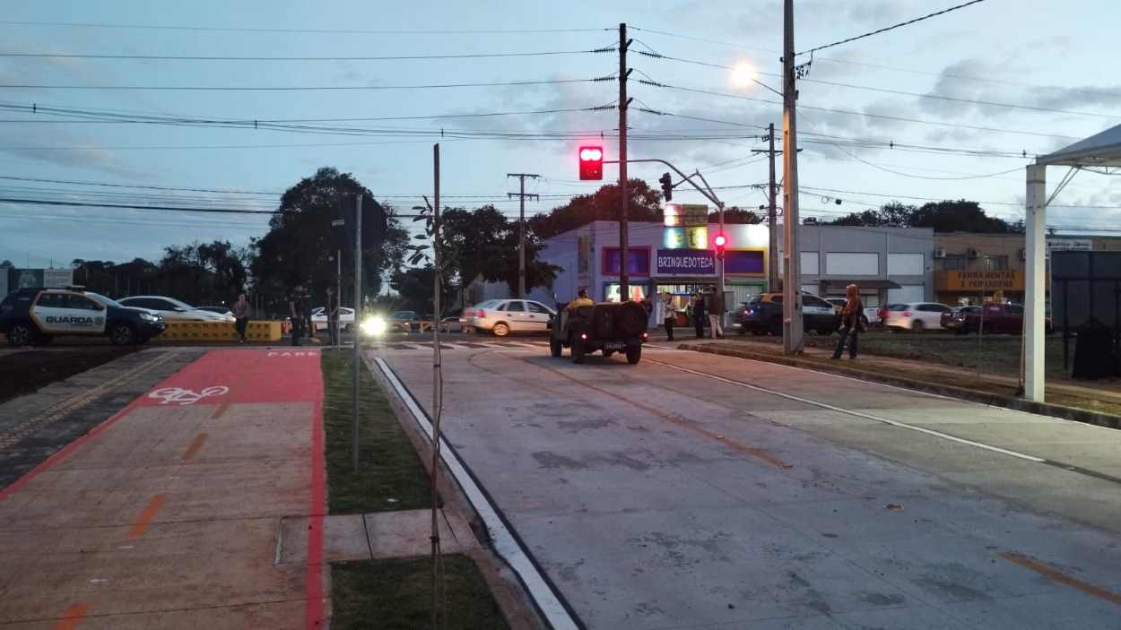 Avenida João Paulo II é aberta ao trânsito, sem data para 2.º trecho