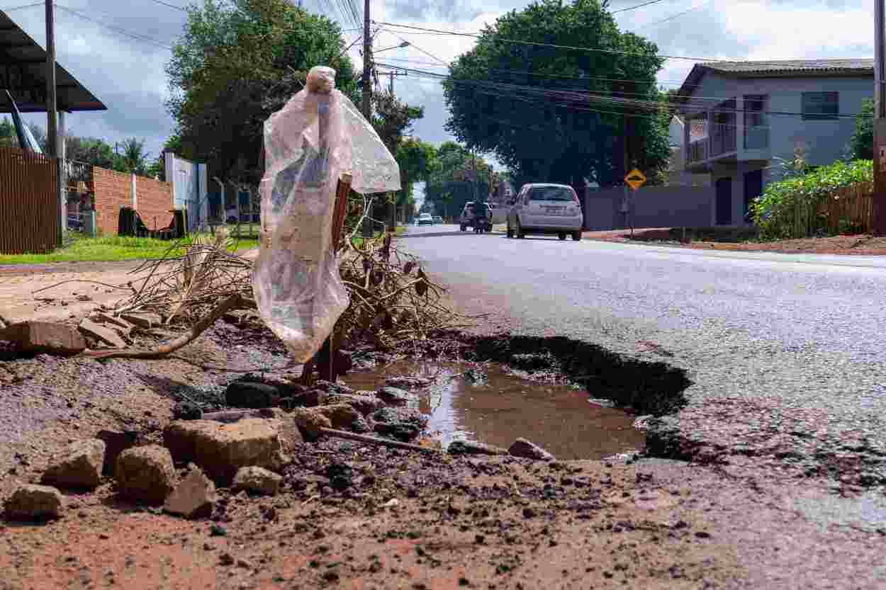 Prefeitura é alvo de recomendação do MP por uso de asfalto a frio em buracos