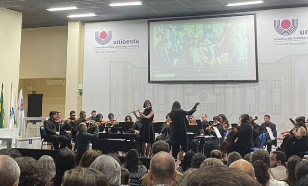 Concerto inaugural da Filarmônica de Foz atrai 400 pessoas