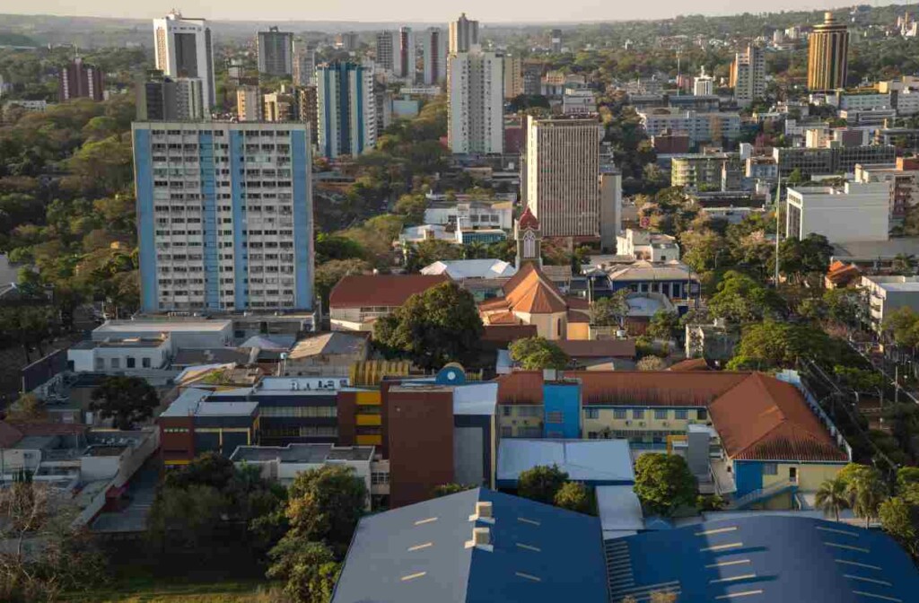 Semana começa com 600 vagas de emprego em Foz do Iguaçu