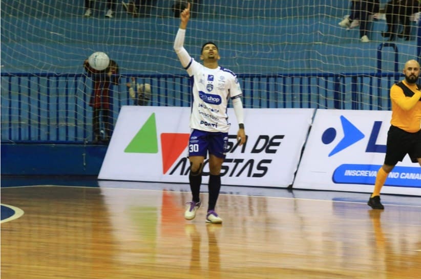 Toninho abriu o placar para o Foz Cataratas na segunda etapa.