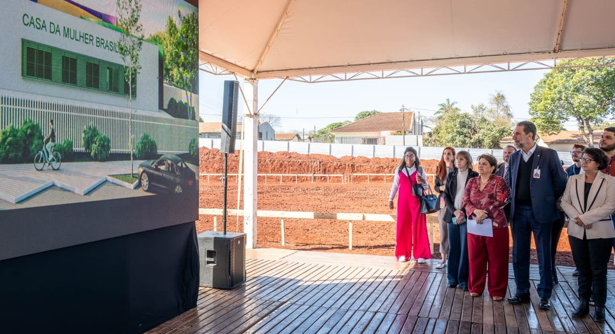 Ministra das Mulheres cumpre agenda e visita obras em Foz do Iguaçu
