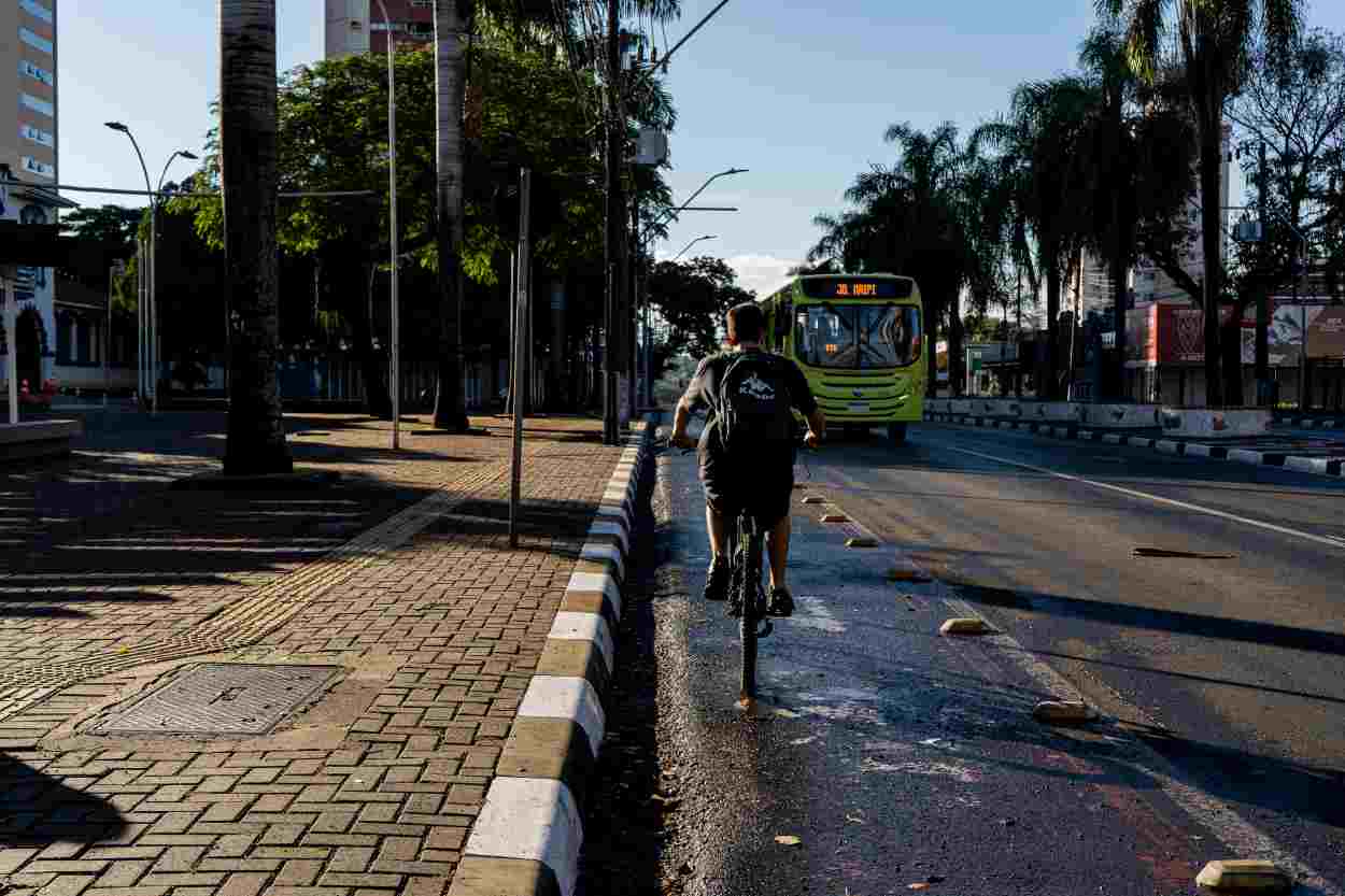 Avenida Jorge Schimmelpfeng estará bloqueada neste sábado para festa julina