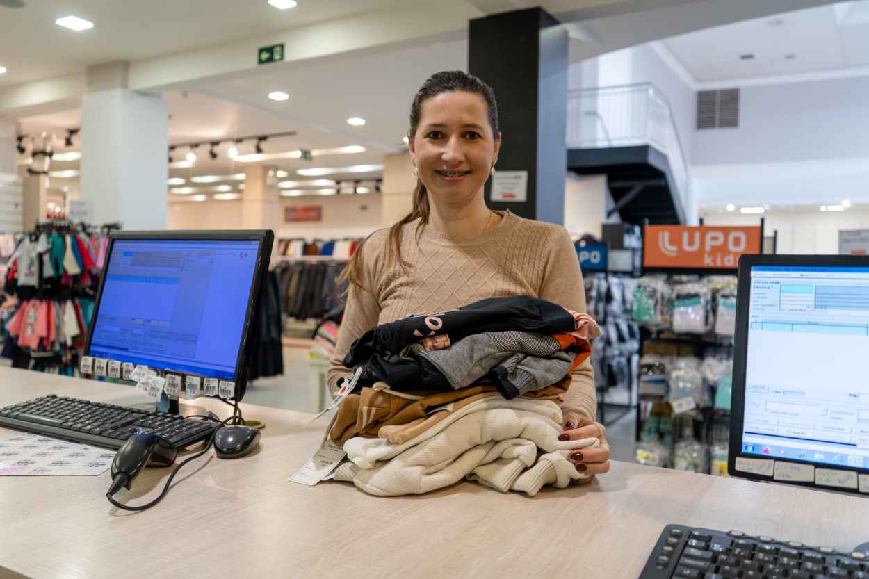 Comércio derruba preços de roupas de inverno em Foz do Iguaçu
