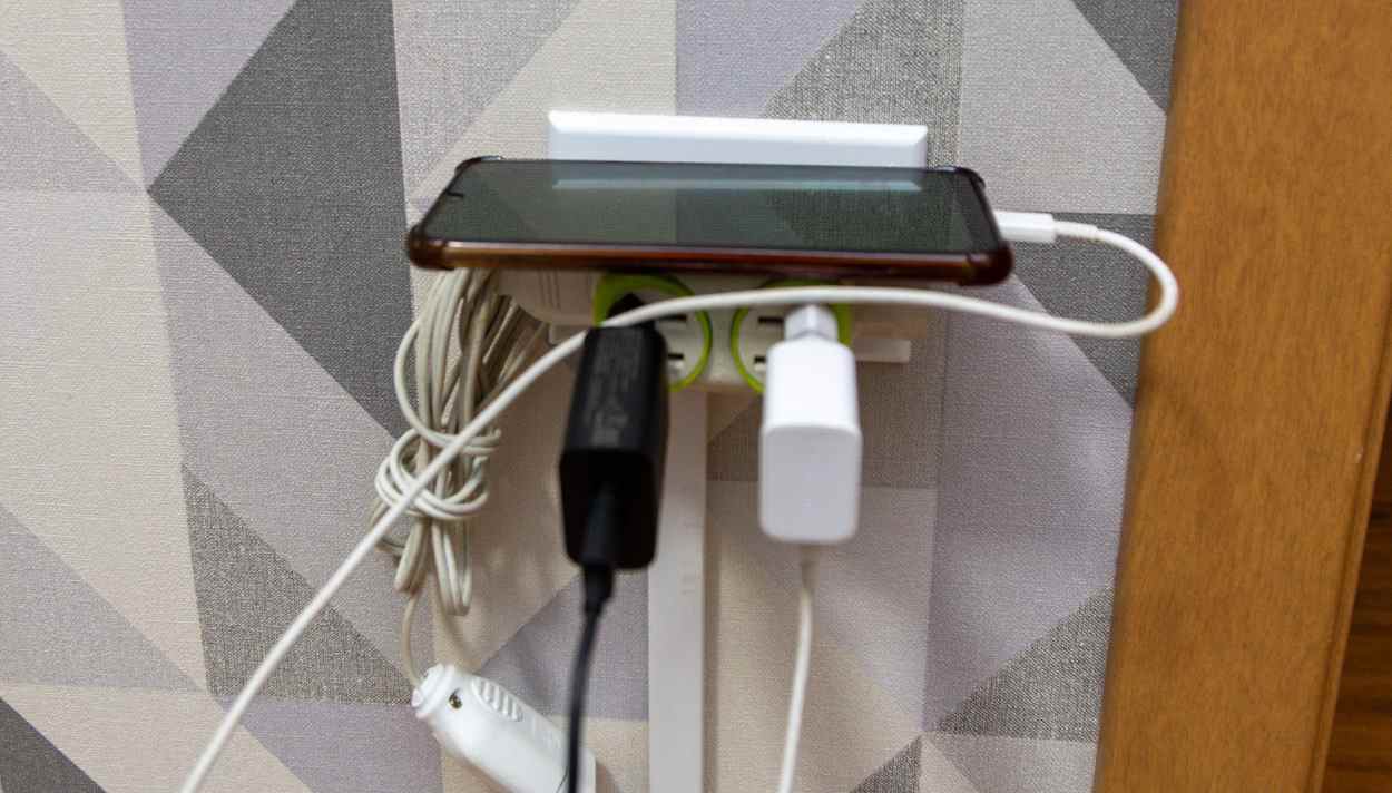 Férias e crianças em casa pedem cuidados contra acidentes com energia