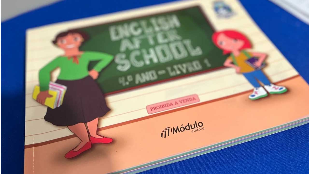 Recolhimento dos livros de inglês: a ponta do iceberg?