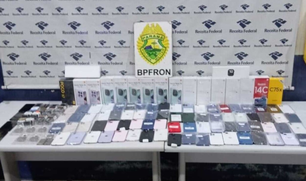 Mulheres são presas em ônibus com celulares escondidos junto ao corpo